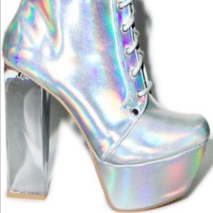 Qupid Prism Monte Heels in Silver